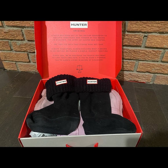 Short, HUNTER Rainboots with Boot Socks - Picture 8 of 9